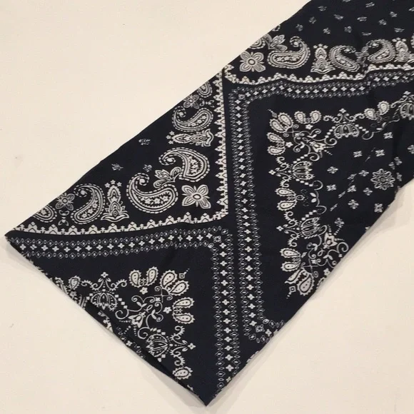 Emery Rose | Scarf & Paisley 3/4 Sleeve Blouse - Picture 6 of 9